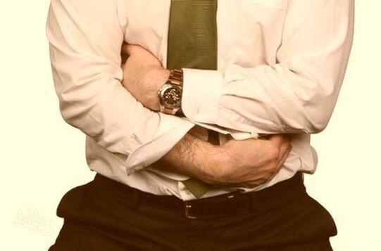 آلام البطن كأحد أعراض وجود الطفيليات في الجسم